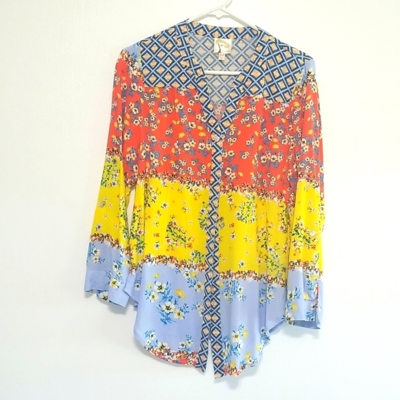 FIG AND FLOWER BUTTON DOWN SHIRT​​​​​ - Picture 1 of 4